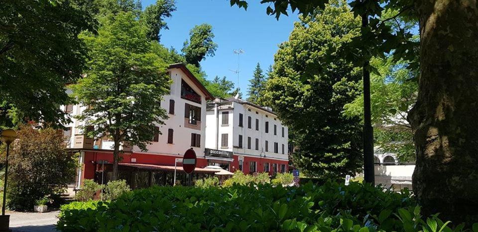 Hotel Piccadilly Sant'Andrea Bagni Zewnętrze zdjęcie