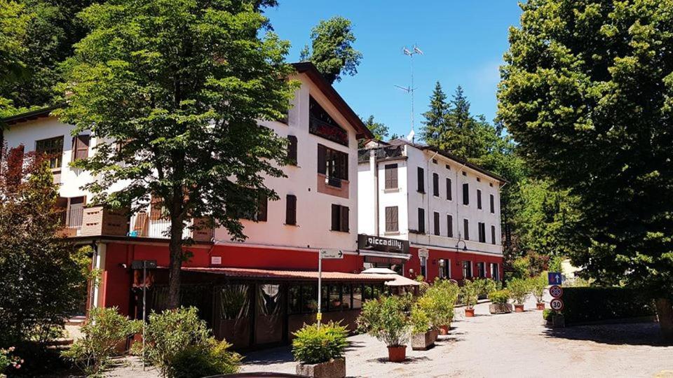 Hotel Piccadilly Sant'Andrea Bagni Zewnętrze zdjęcie